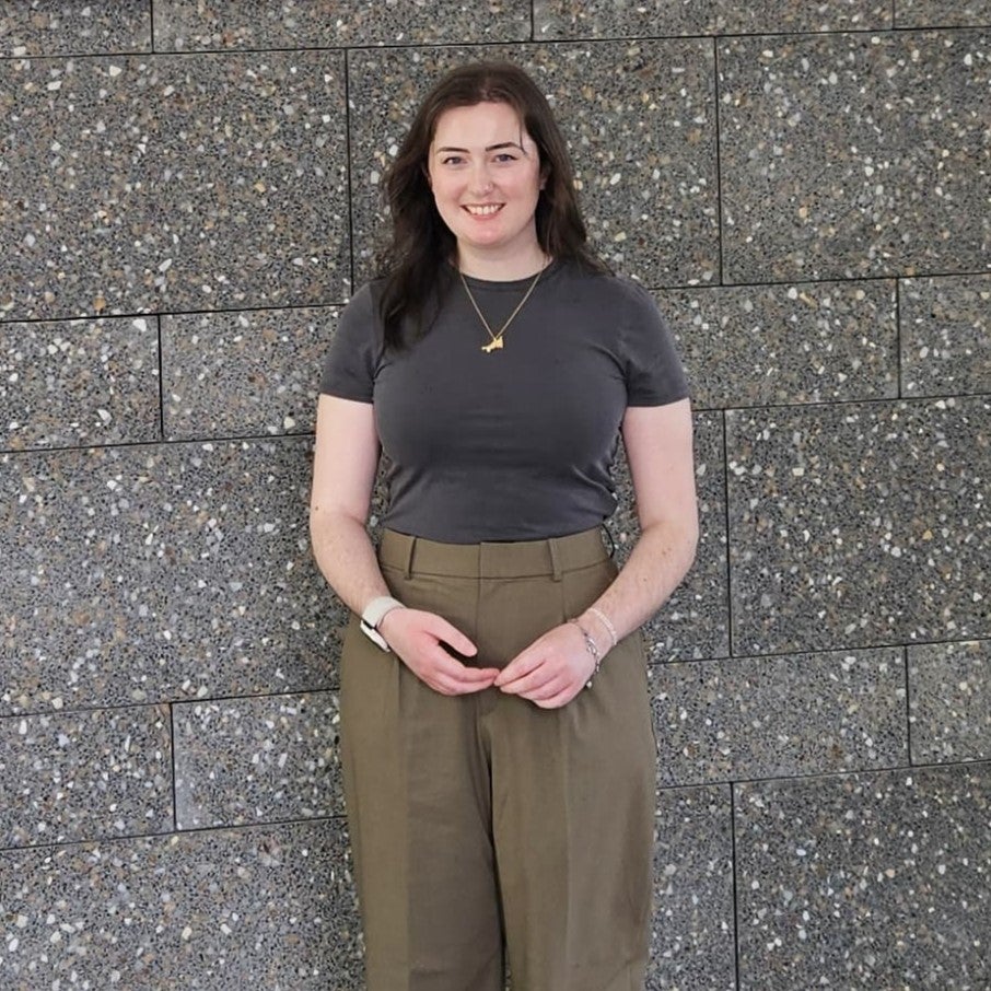 Dr Elin Jennings